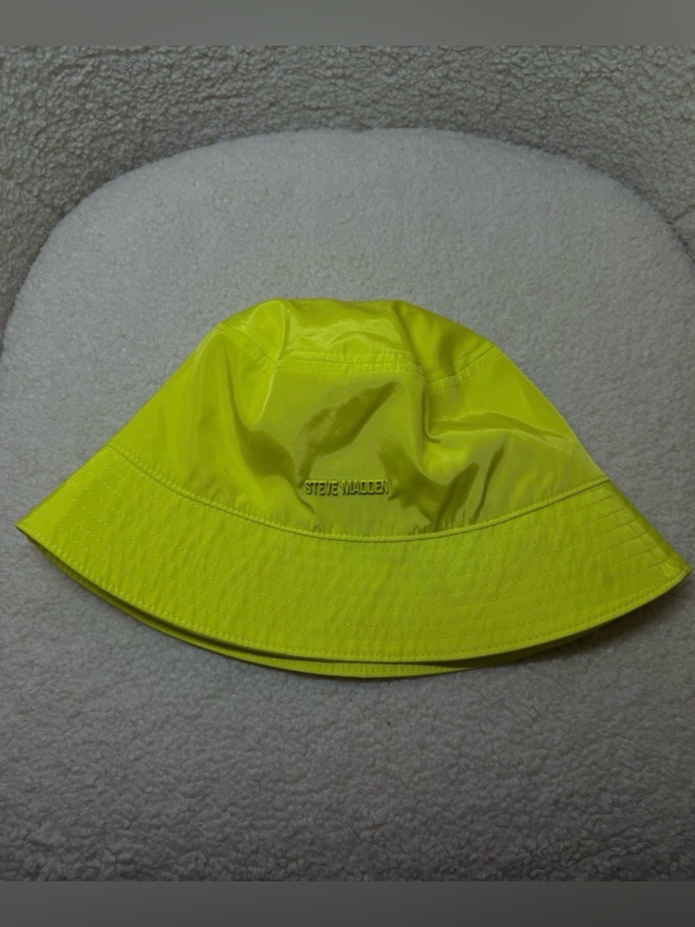 NWOT - STEVE MADDEN Bucket Hat | Yellow Nylon Satin Lining • Y2K • Summer Neon